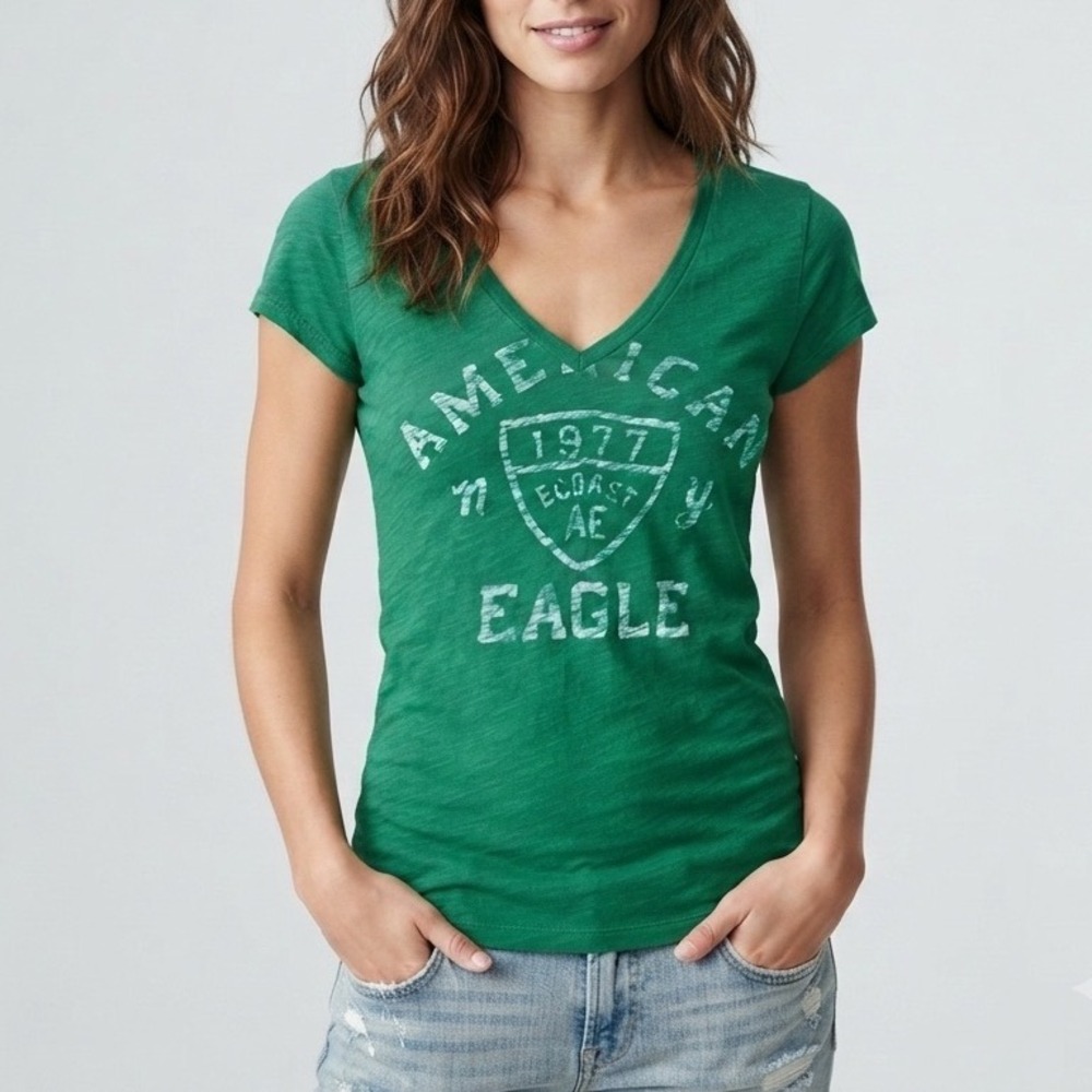 American Eagle Outfitters Green Graphic V-Neck Womens M 1977 Logo Vintage Y2K